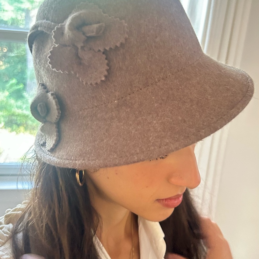 Elegant Wool Women's Cloche Hat with Floral Accent